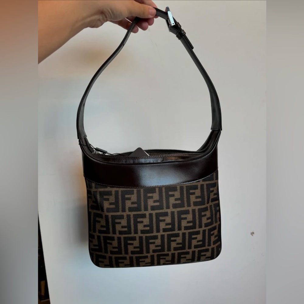 Vintage fendi shoulder bag